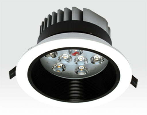 9W LED Einbau Spotleuchte weiß rund Warm Weiß / 2700-3200K 585lm 230VAC IP40 120Grad -Ausstellungsstück mit kleinen Schönheitsfehler