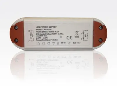 36W Netzteil 12VDC 2,7A / 240VAC min Last 13W / 140x45x38mm